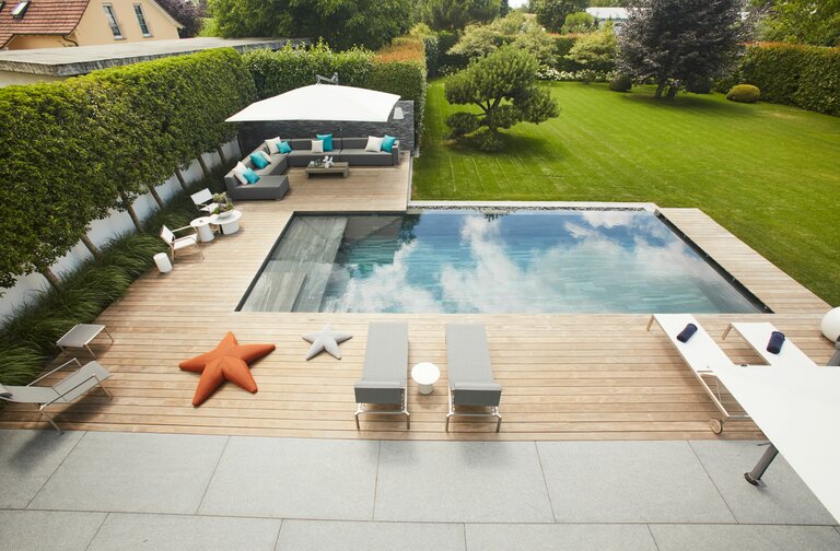 Poolprojekt mit Negro Nacional Diorit, großformatige Bodenplatten für Poolanlagen
