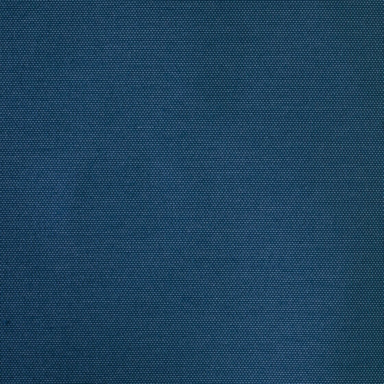 Polsterfarbe Adriatic in Dunkelblau für kräftige und elegante Akzente