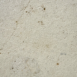 Nahaufnahme von Jura Kalkstein mit gestrahlter Oberfläche