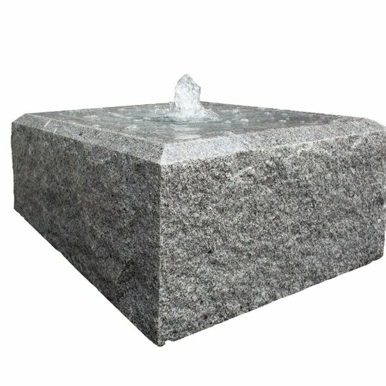 Wasserelemente aus Otelo Granit mit Quellstein