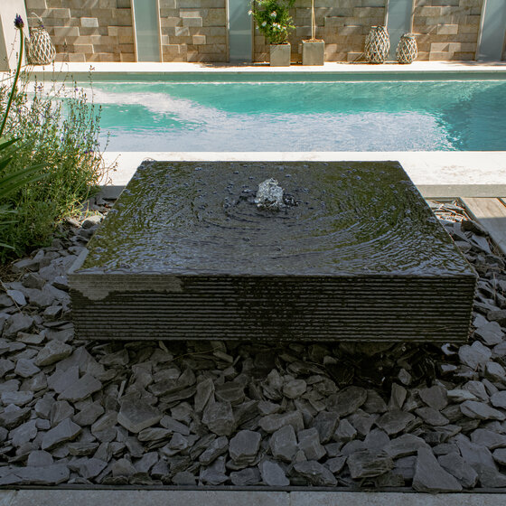 Platten Quellstein aus Negro nacional für moderne Wasserspiele