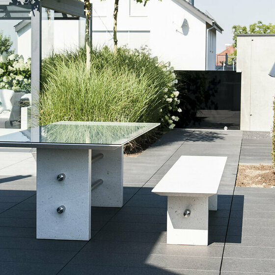 Weitere Fino Design Tische und Bänke mit dünnen Natursteinplatten