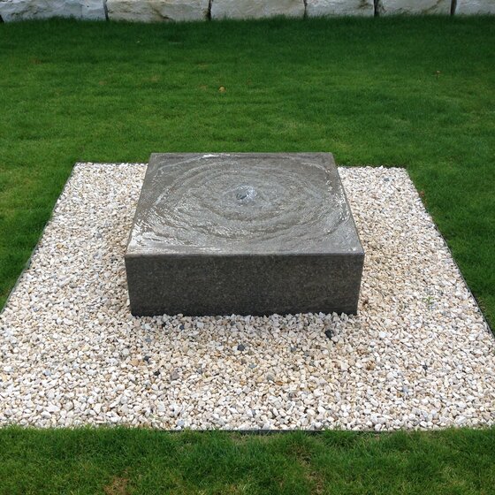 Argento Würfel Quellstein aus Naturstein für stilvolle Gartenbrunnen