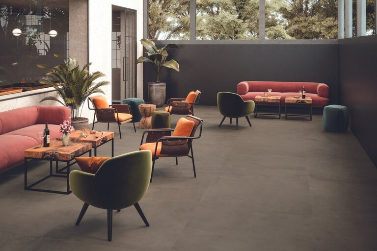 Gartenprojekt mit Taupe Keramik Bodenplatten für elegante Außenanlagen