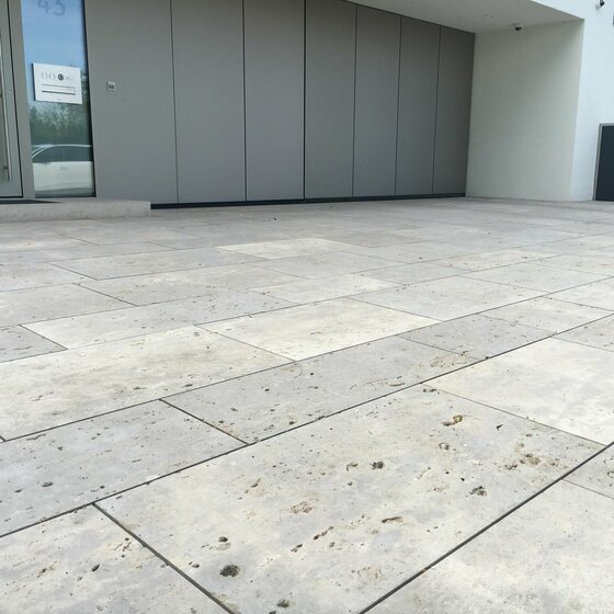 Bodenplatten aus Dolomit Kalkstein für Terrassen und Wege